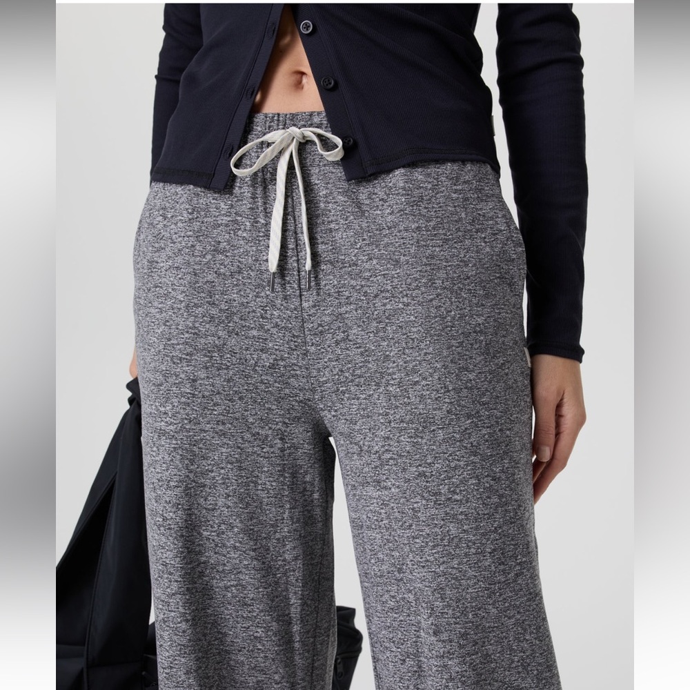 Vuori Women's Halo Essential Wideleg Pant